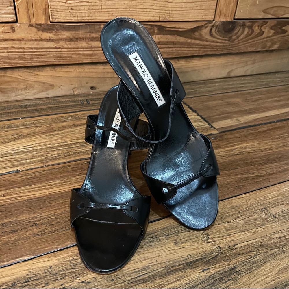 MANOLO BLAHNIK 👠